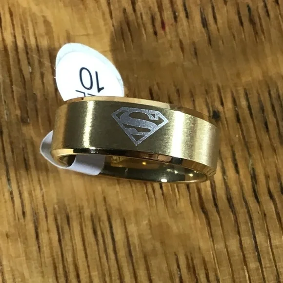 18K Gold Filled Superman Band Ring - Size 10 - Picture 2 of 2